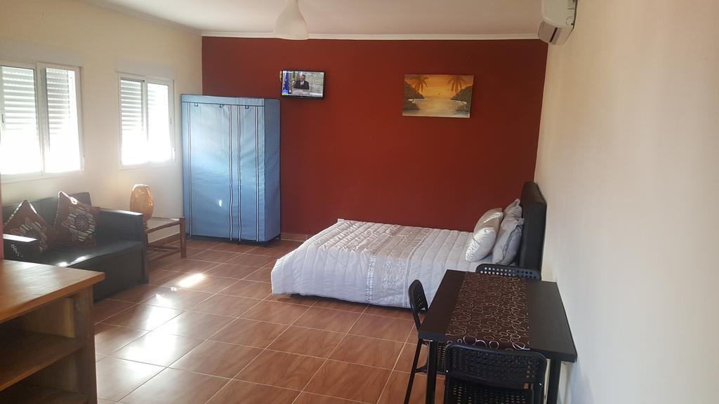 Vip House-Praia Francesca サントメ エクステリア 写真