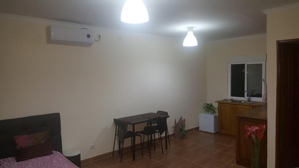 Vip House-Praia Francesca サントメ エクステリア 写真